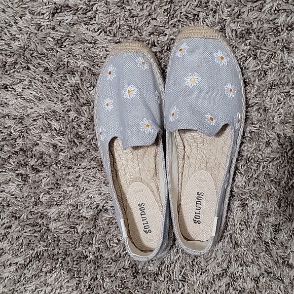 Soludos Daisies Embroidered Espadrilles - Picture 6 of 6